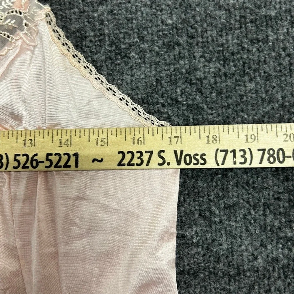 Vanity Fair Full Slip Womens Size 38L Pink Lace Trim Floral Embroidered Vintage
